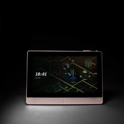 نمایشگر مرکزی با آمپلی فایر